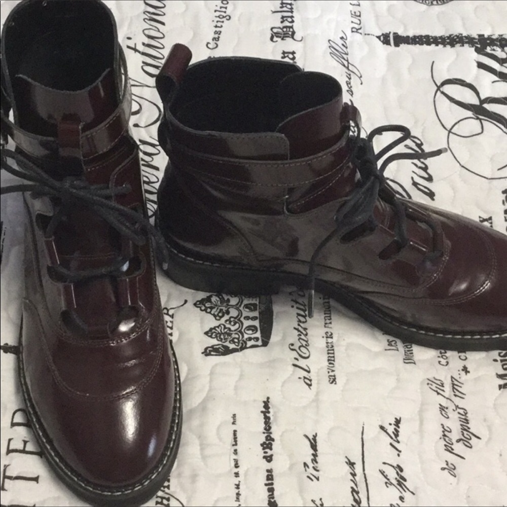 STEVE MADDEN BRAXTON MOTO BOOTS